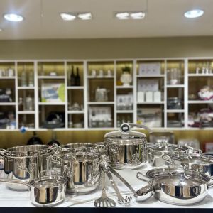 Тенджери от неръждаема стомана: Италиански стил и безкомпромисно качество за вашата кухня